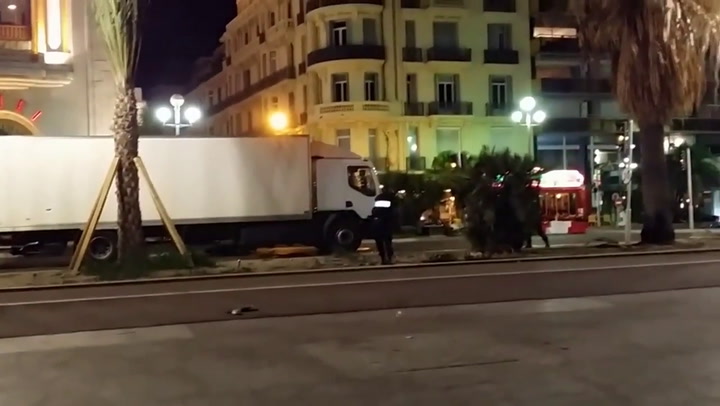 El momento en que la policía mata al atacante del camión en Niza