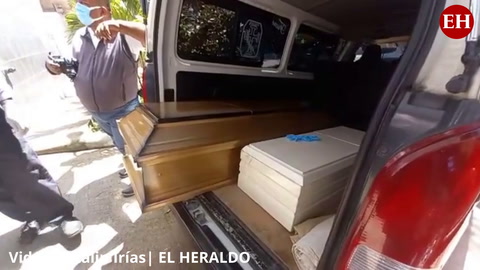 Familiares retiran restos de los niños asesinados en Comayagua