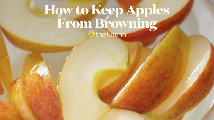 The Soda Tip To Prevent Sliced Apples From Turning Brown