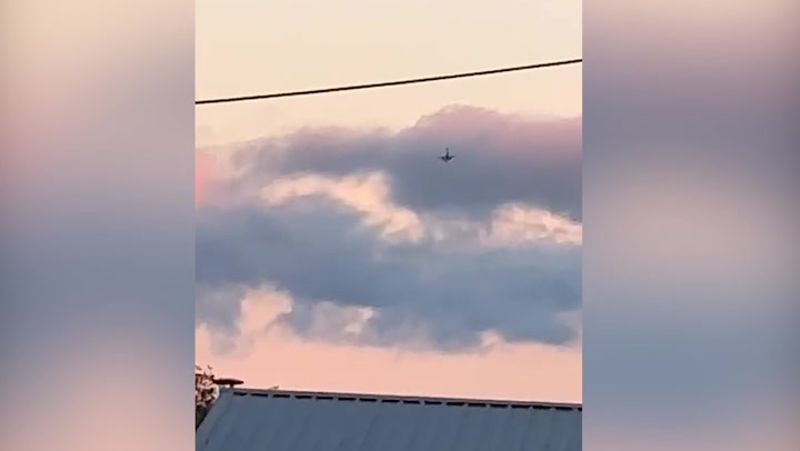 Watch: Plane spirals in sky before crashing into Oregon home