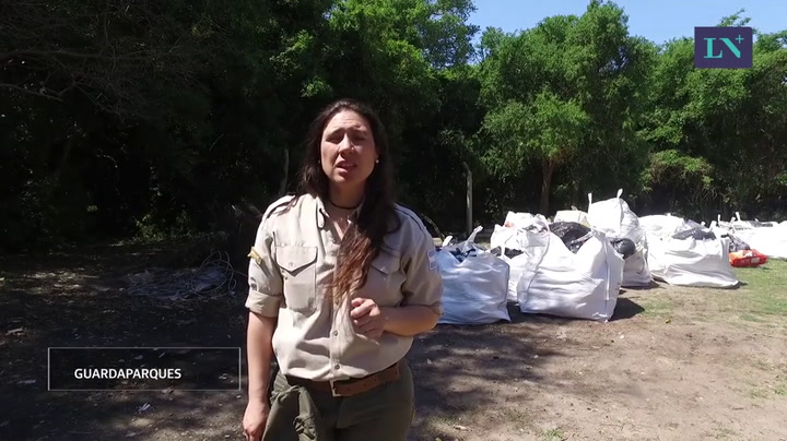 Cómo se trabaja para retirar 100 toneladas de residuos de la isla Martín García