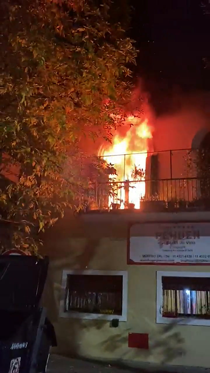 Incendio en un hogar de ancianos en Villa Urquiza 2