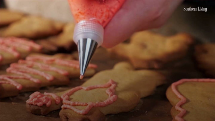 How To Decorate Cookies With Kids This Christmas