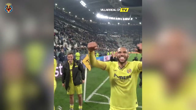 احتفالات لاعبي فياريال بعد الفوز على يوفنتوس في دوري الأبطال