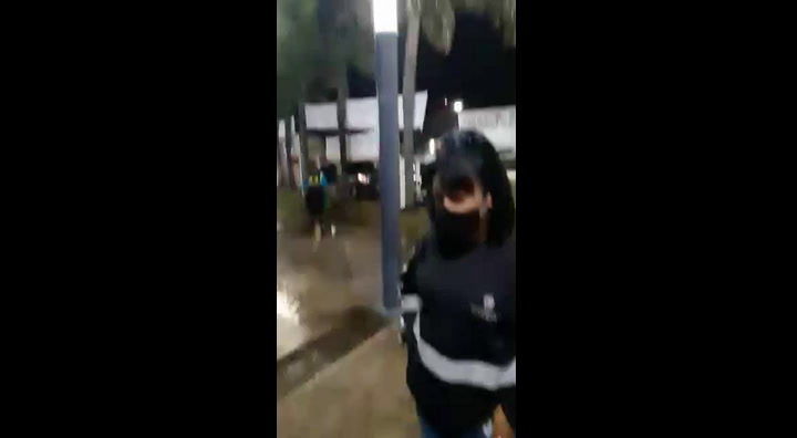 El video en el que inspectores de La Plata retiran carteles del Frente de Todos