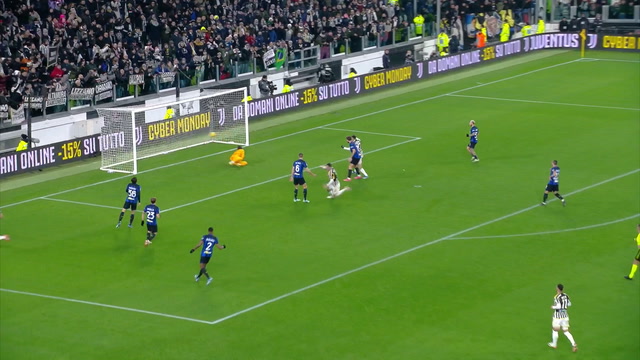 Vlahović faz belo gol em jogada de Chiesa pela Juventus