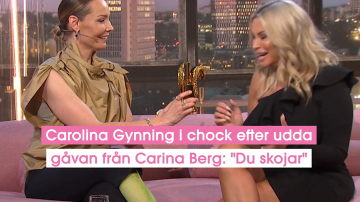 Carolina Gynning i chock efter udda gåvan från Carina Berg: "Du skojar"