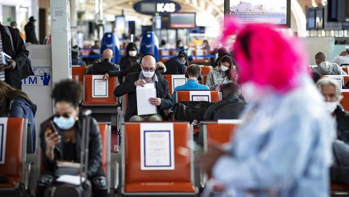 Francia dice adiós a la mascarilla en los transportes públicos