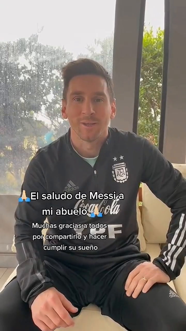 Lionel Messi sorprendió a un abuelo de 100 años que anota sus goles en un cuaderno y emocionó a todo