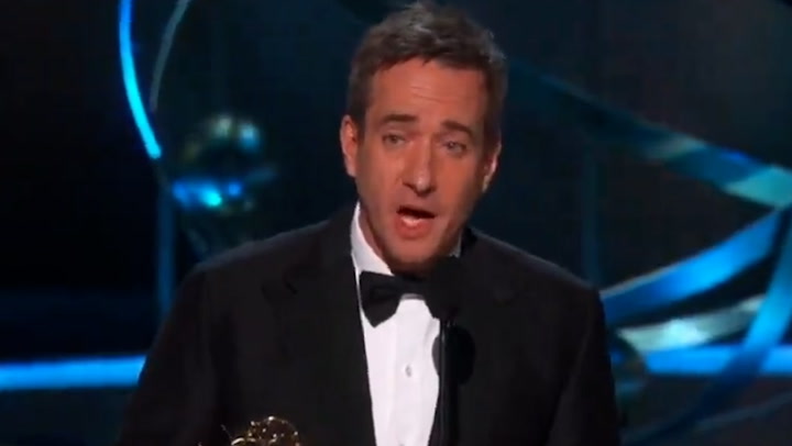 Matthew Macfadyen thanks 'on-screen wives' Sarah Snook and Nicholas Braun at Emmys