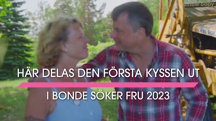Här hettar det till i Bonde söker fru 2023 – första kyssen