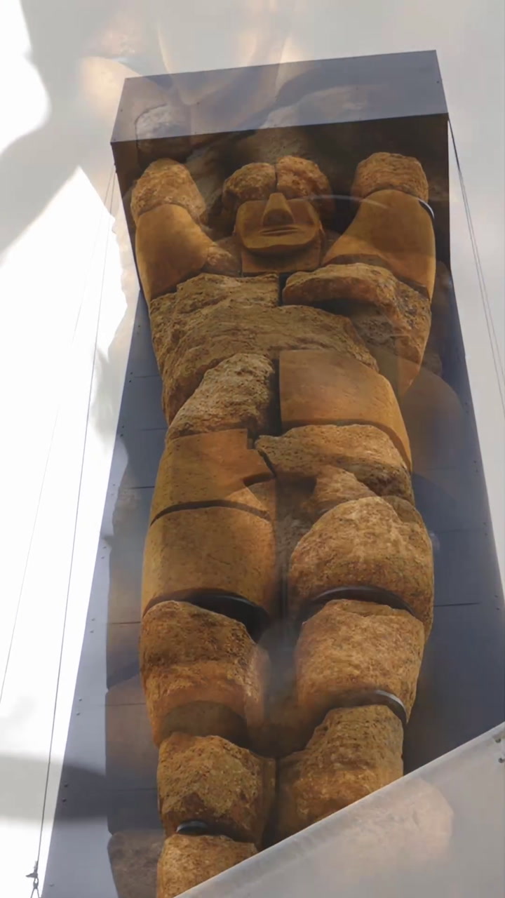 El coloso que fue descubierto hace 20 años en Sicilia fue presentado en comunidad