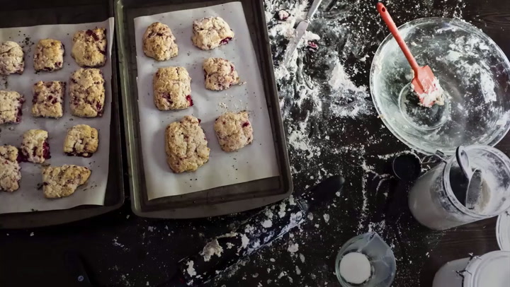 Types of Cookie Sheets for Best Baking Results - How to Choose