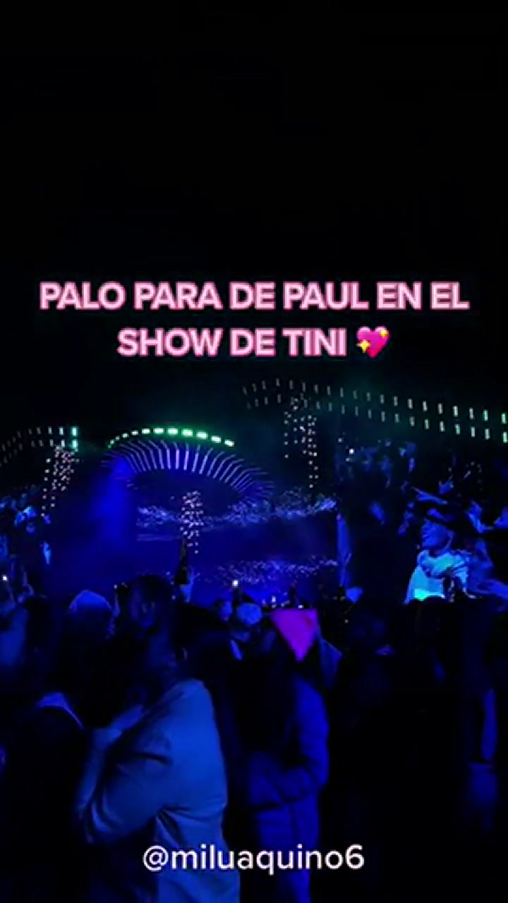 Tini Stoessel le dedicó una canción a Rodrigo De Paul en pleno show