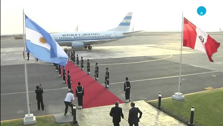 Macri llegó a Lima para participar de la Cumbre de las Américas - Fuente: Télam