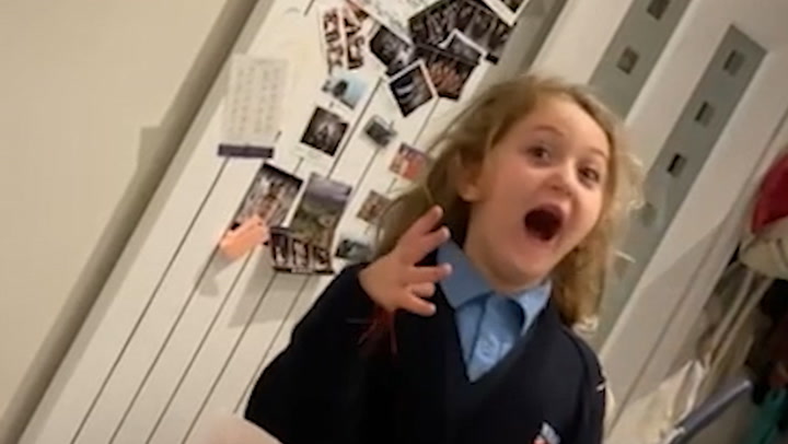 Young girl's adorable reaction to birthday message from Alessia Russo.mp4