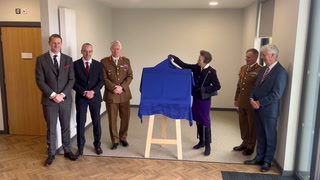 Princess Royal unveils plaque at new officers’ flats in Innsworth