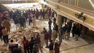 Loop. Horror en Pakistán: un atentado suicida en una mezquita dejó al menos 27 muertos y 140 heridos