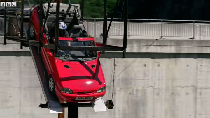 Freddie Flintoff 'bungee-jumps' off 500ft dam in a classic car in resurfaced Top Gear challenge