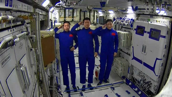 China: astronautas instalan nuevo laboratorio en una estación espacial