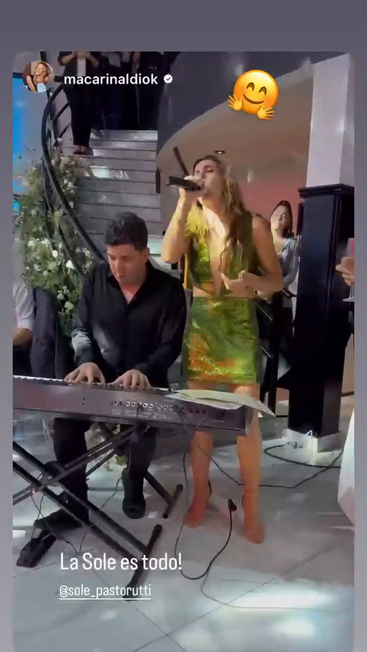 Soledad Pastorutti cantó en vivo en el casamiento de Lizy Tagliani