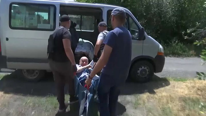 Crónicas de Guerra:  la difícil evacuación de discapacitados ucranianos en el Donbás 