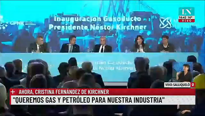 Cristina Kirchner: 'Todos los empresarios reciben el subsidio del transporte'