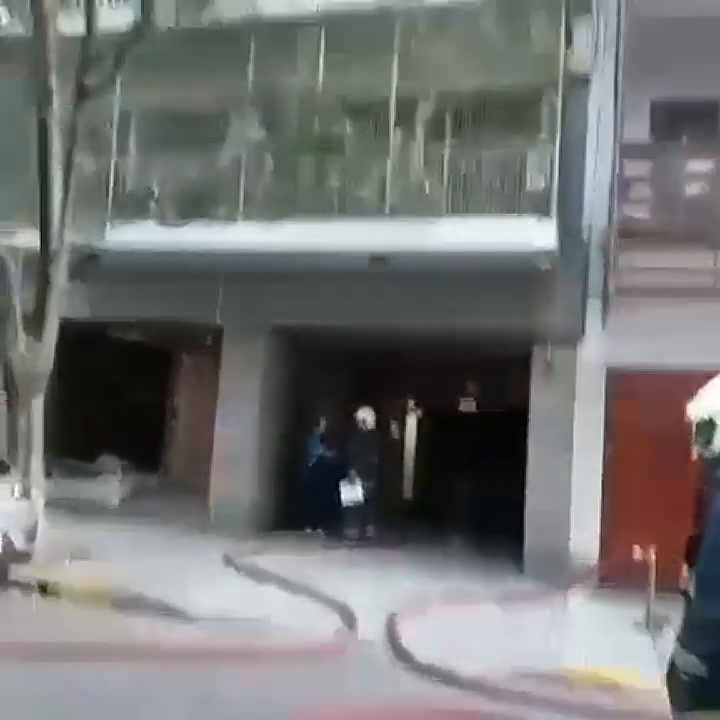Incendio en un departamento de Caballito: cuatro personas fueron afectadas por inhalación de humo