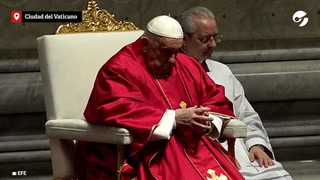 El papa Francisco presidió en silencio este Viernes Santo