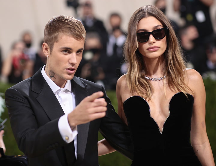 Hailey Bieber determined to 'stick it out' with Justin Bieber