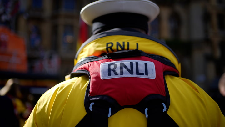 Rnli 'Forced To Destroy' Man's Bathtub After He Tries To Cross Ocean With His Dog