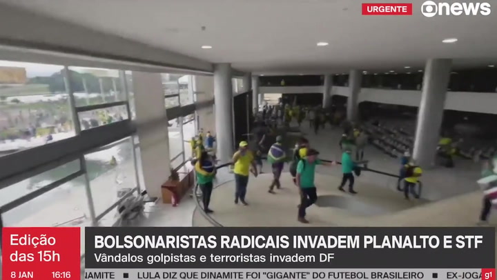 Bolsonaro supporters storm presidential palace