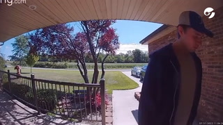 Video: mató al ex novio de su hija, que intentó meterse en la casa