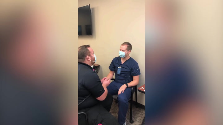 Paramedic proposes to nurse boyfriend during Covid vaccine appointment