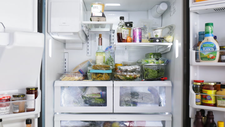 How To Clean The Inside Of Your Fridge, What Do You Clean Refrigerator Shelves With