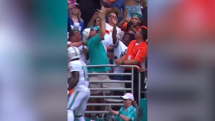NFL fan mistakenly takes touchdown ball from Tyreek Hill's mother