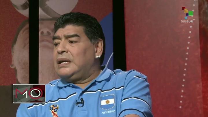 Maradona, enojadísimo por el arbitraje del partido entre Colombia e Inglaterra - Fuente: Telesur
