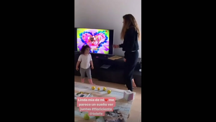 Isabel Macedo baila junto a su hija al ritmo de Floricienta