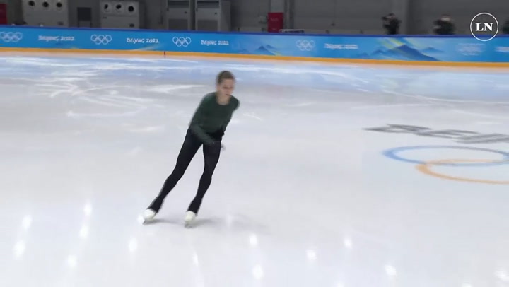 La patinadora rusa de 15 años que hizo historia con su salto cuádruple y ahora dio positivo
