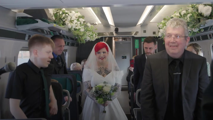 Couple celebrate entire wedding ceremony on train