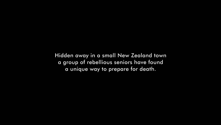 En Nueva Zelanda, un club reúne gente que fabrica su propio ataúd