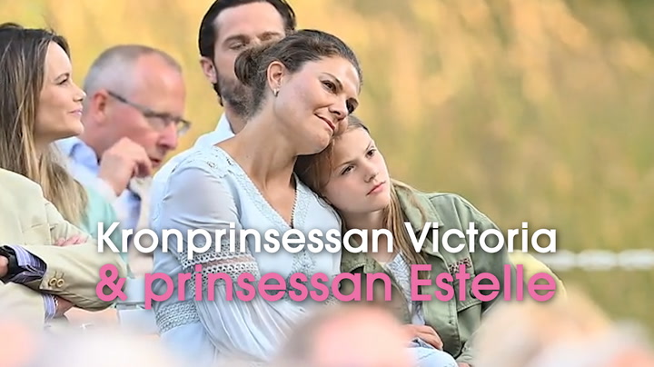 Här fångas kronprinsessan Victoria & prinsessan Estelle fina stund tillsammans