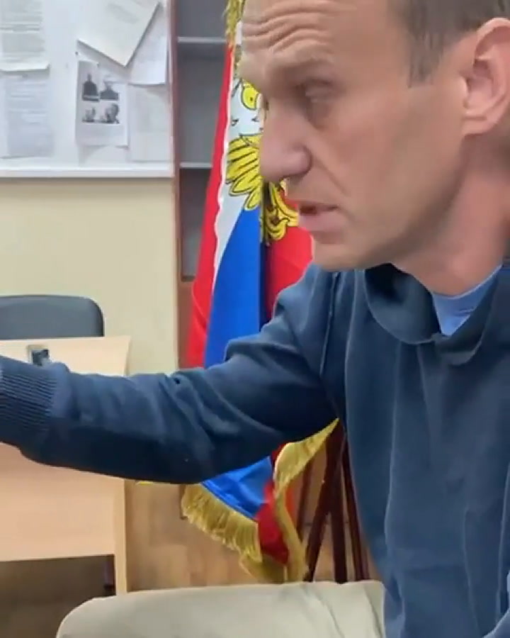 El crítico de Putin se mostró en un tribunal, a horas de partir desde Alemania