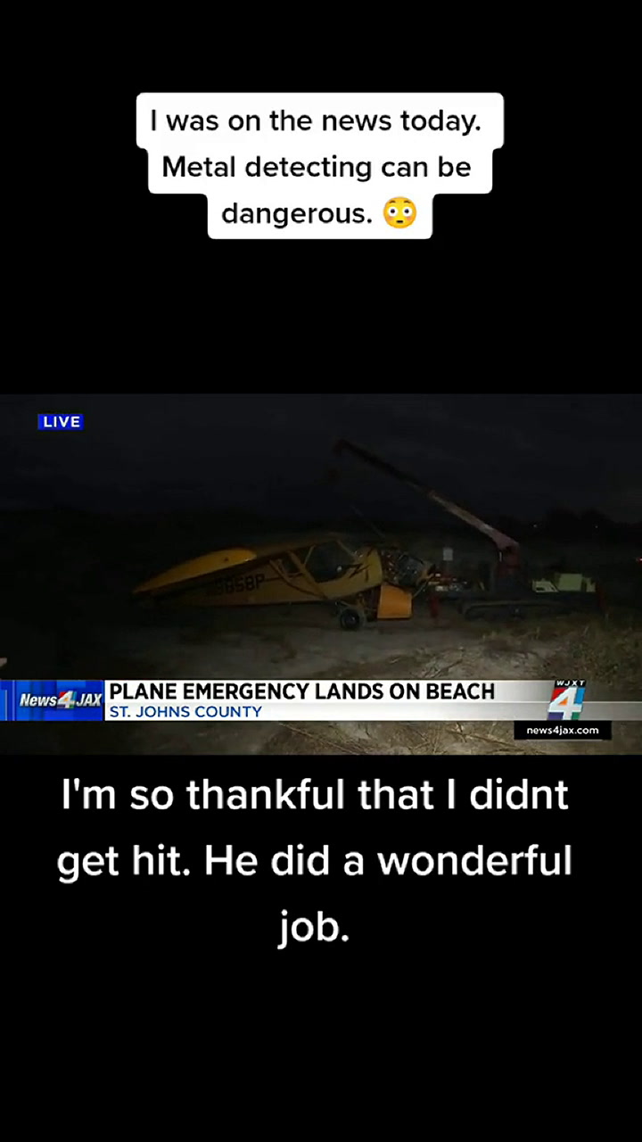Usaba su detector de metales en una playa de Florida cuando un avión se estrelló al lado suyo