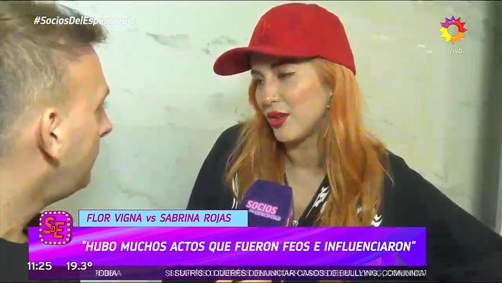 Flor Vigna apunto contra Sabrina Rojas en Socios del Espectacul