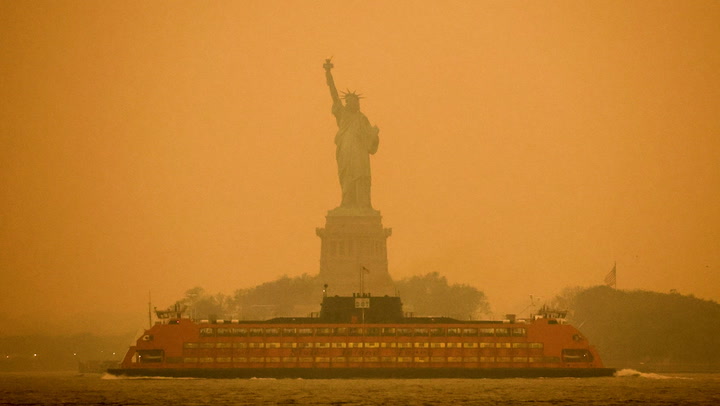 New York City covered in orange smoke from Canada's wildfires