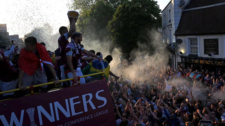 West Ham players return to heroes welcome after European glory Sport Independent TV