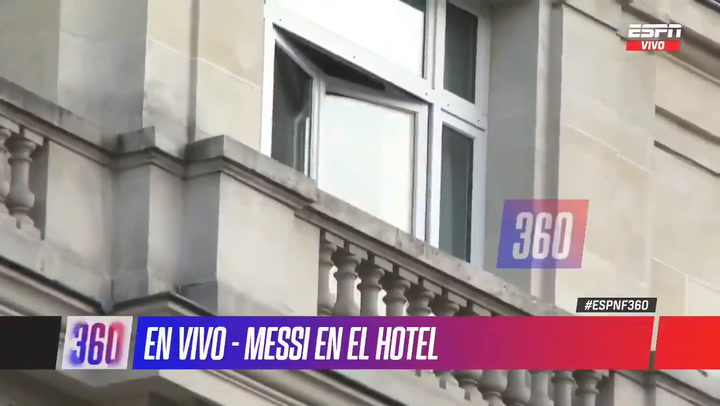 El blooper de Messi en el balcón del hotel de Barcelona