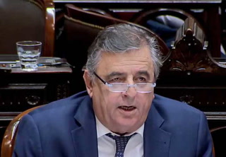 Mario Negri acusó al Gobierno de "desatar una profunda demolición de la credibilidad de las instituciones"