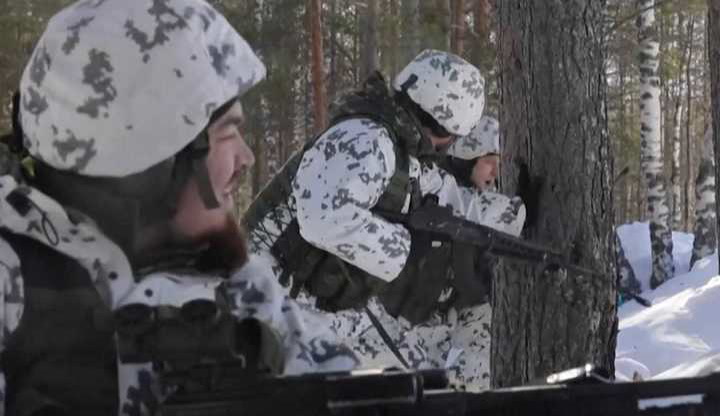 Guerra Rusia-Ucrania: así son los entrenamientos de las fuerzas finlandesas en el límite con Rusia